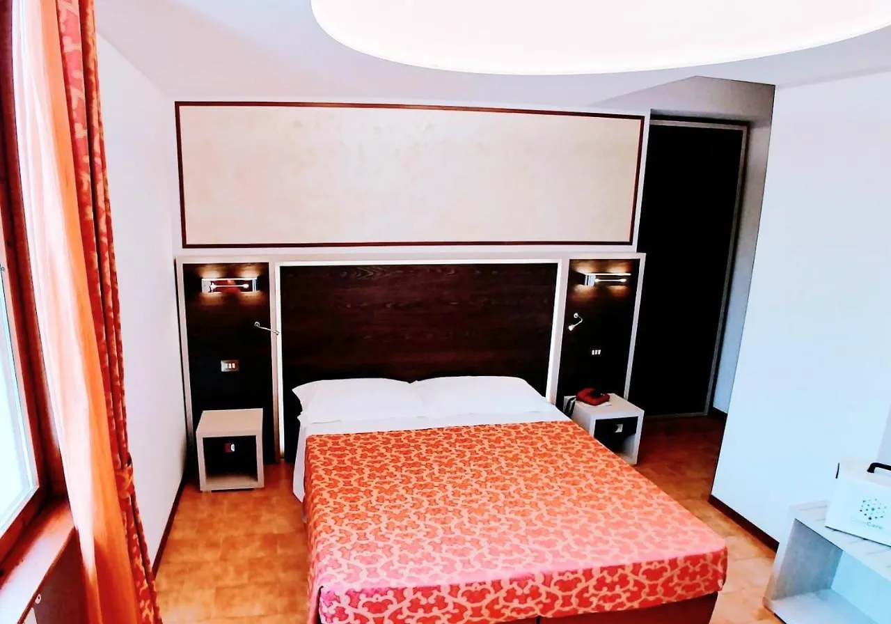 Hotel Carancini Salsomaggiore Terme 3*,